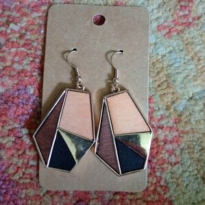 NWOT Geometric Gold Earrings